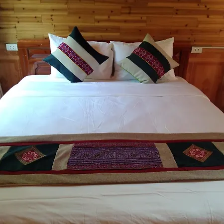 A Lin Homestay Bac Ha Exterior photo