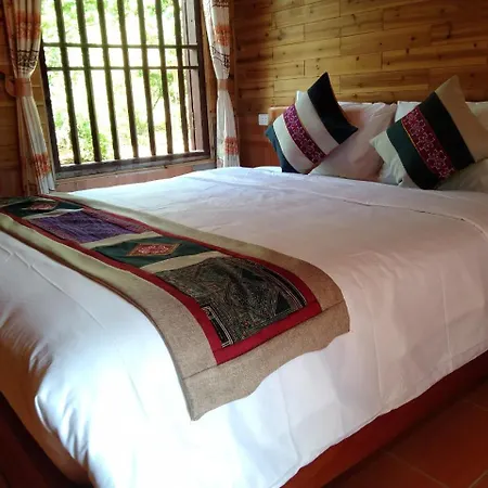 A Lin Homestay Bac Ha Exterior photo