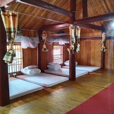 A Lin Homestay Bac Ha Exterior photo